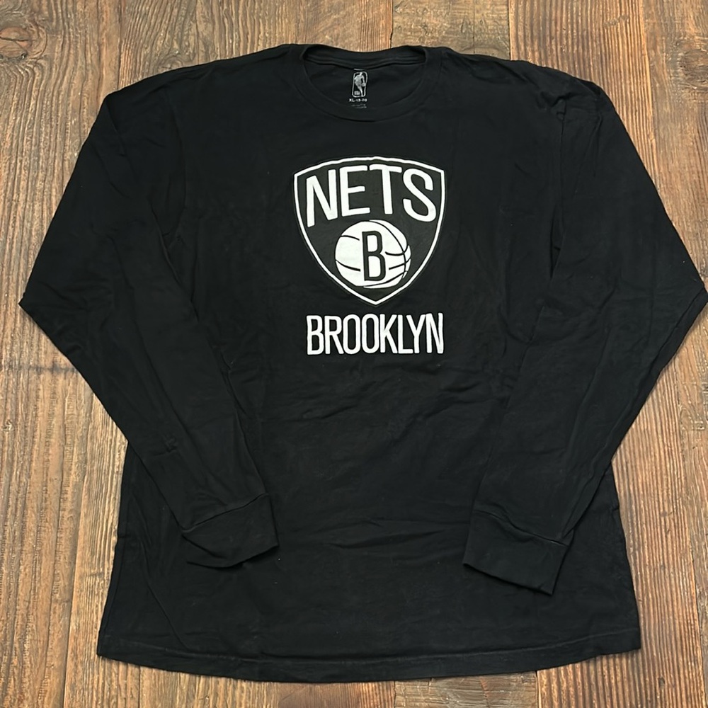Brooklyn Nets Black Long Sleeve Shirt.  Boys XL EUC